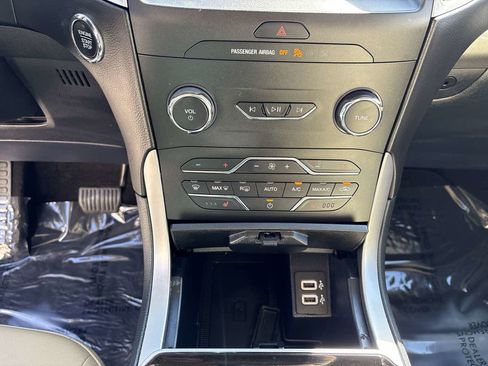 Used 2020 Ford Edge SEL w/ Convenience Package image 28