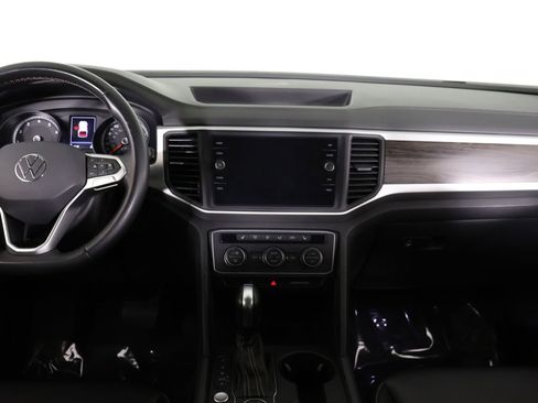 Used 2021 Volkswagen Atlas SE image 38