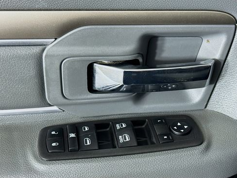 Used 2017 RAM 1500 Classic SLT image 22