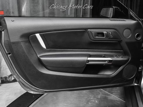 Used 2021 Ford Mustang Shelby GT500 w/ Technology Package RWD image 27