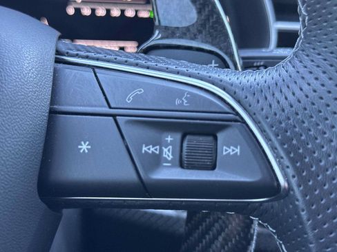 Used 2022 Audi SQ7 Prestige w/ SQ7 Sport Package AWD/4WD image 13