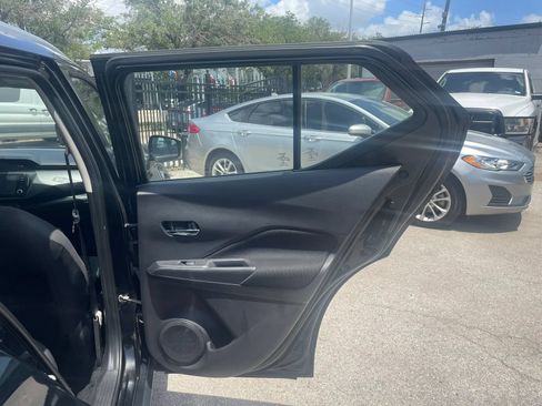 Used 2021 Nissan Kicks SV FWD image 13