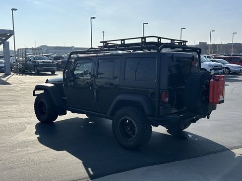 Used 2016 Jeep Wrangler Unlimited Rubicon w/ Connectivity Group image 24