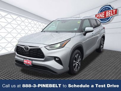Used 2021 Toyota Highlander XLE