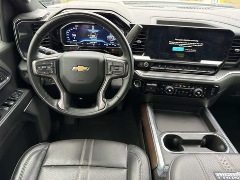 Used 2024 Chevrolet Silverado 2500 High Country w/ Technology Package AWD/4WD image 27
