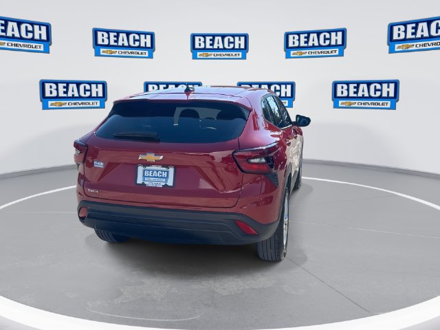 Used 2026 Chevrolet Trax LS FWD image 7