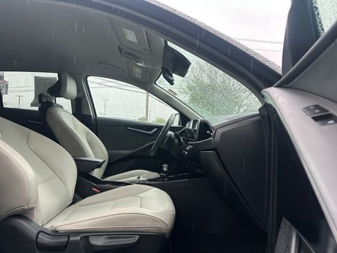 Used 2023 Kia Niro EX FWD image 15