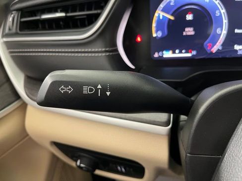 Used 2023 Jeep Grand Cherokee Limited image 19