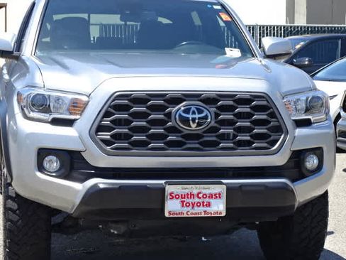 Certified 2023 Toyota Tacoma TRD Off-Road AWD/4WD image 4