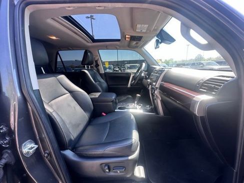 Used 2022 Toyota 4Runner Limited AWD/4WD image 32
