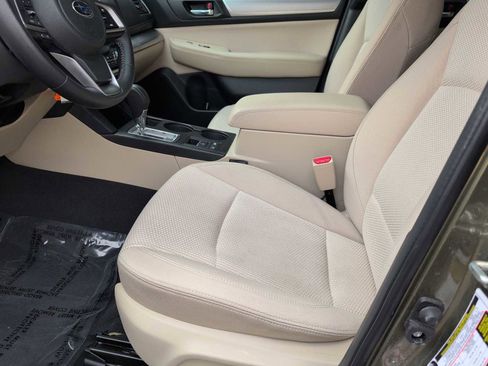 Used 2018 Subaru Outback 2.5i Premium image 16
