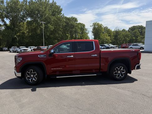 Used 2023 GMC Sierra 1500 SLT w/ SLT Premium Package AWD/4WD image 3