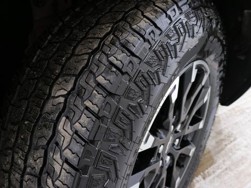 Used 2024 Chevrolet Traverse Z71 image 35