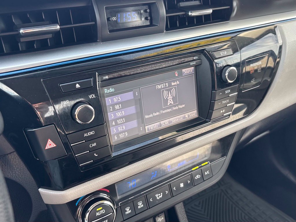 Used 2014 Toyota Corolla LE FWD image 22