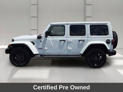Used 2025 Jeep Wrangler Unlimited Sahara AWD/4WD image 2
