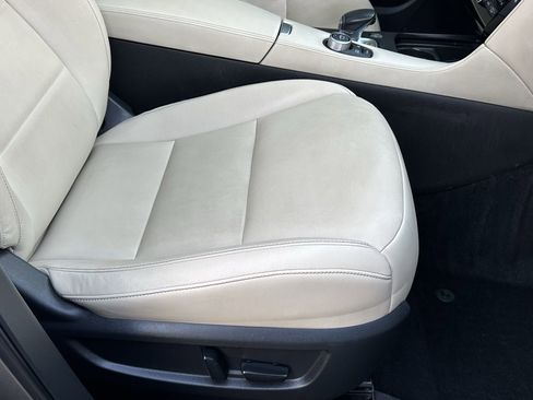 Used 2020 INFINITI QX50 Luxe w/ Navigation Package image 13