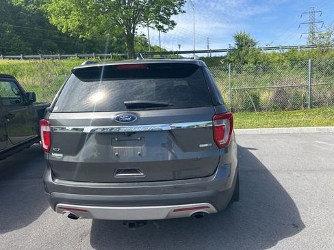 Used 2017 Ford Explorer XLT AWD/4WD image 14
