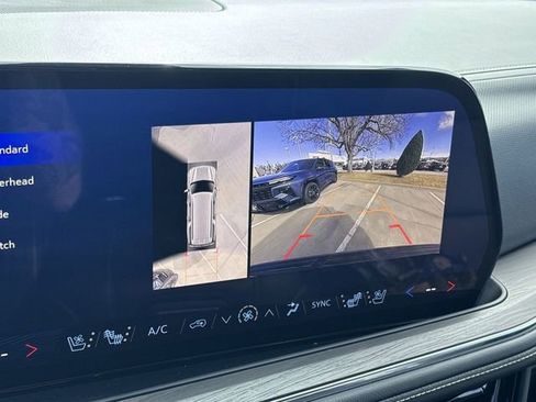 Used 2025 Chevrolet Suburban Premier image 16