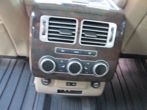 Used 2016 Land Rover Range Rover Long Wheelbase Supercharged image 12