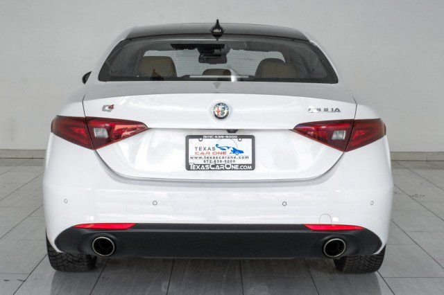 Used 2021 Alfa Romeo Giulia Ti AWD/4WD image 7