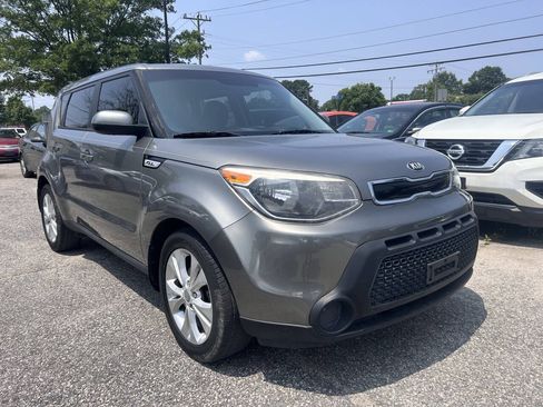 Used 2015 Kia Soul + FWD image 4
