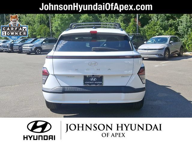 Certified 2025 Hyundai Kona SEL FWD image 25