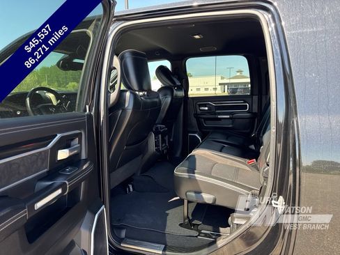 Used 2019 RAM 2500 Laramie w/ Black Appearance Package AWD/4WD image 39