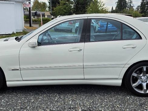 Used 2007 Mercedes-Benz C 230 Sedan image 4