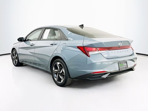 Used 2023 Hyundai Elantra SEL w/ Convenience Package FWD image 5