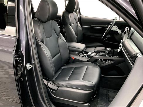 Used 2025 Kia Telluride S FWD image 8