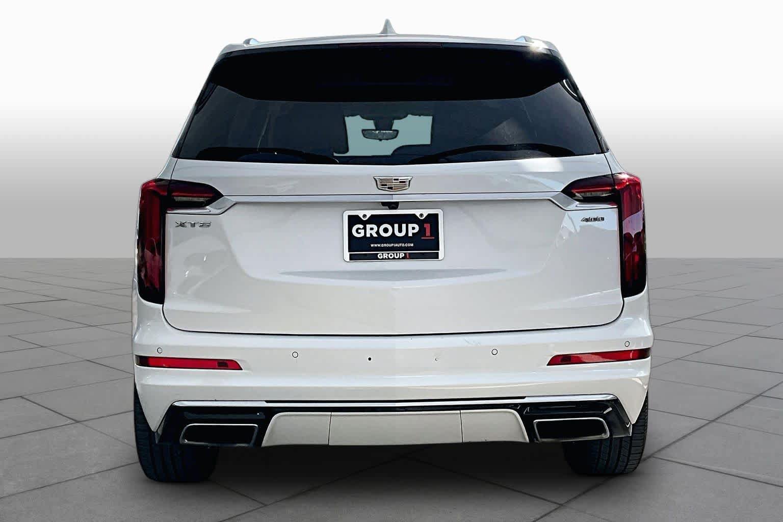 Used 2022 Cadillac XT6 Premium Luxury w/ Technology Package FWD image 5