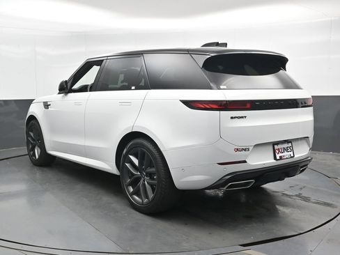 Used 2025 Land Rover Range Rover Sport Dynamic SE AWD/4WD image 9