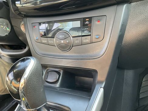 Used 2019 Nissan Sentra SV FWD image 35