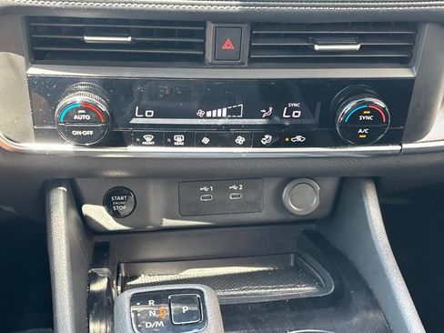 Used 2024 Nissan Rogue SV FWD image 14