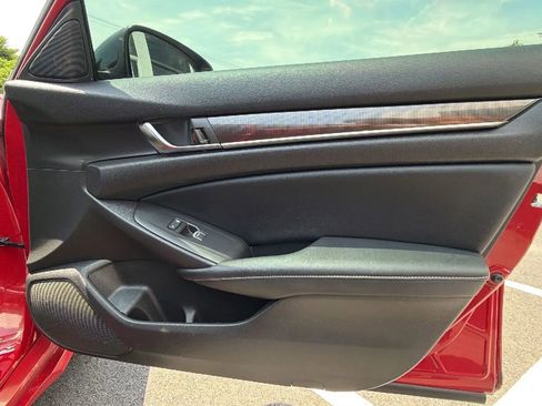 Used 2018 Honda Accord Sport image 44