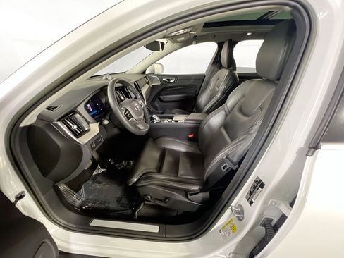 Used 2022 Volvo XC60 B5 Inscription w/ Advanced Package image 20