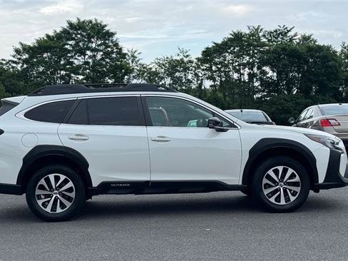 Used 2023 Subaru Outback Premium AWD/4WD image 6
