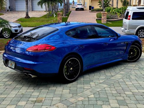 Used 2015 Porsche Panamera S image 9