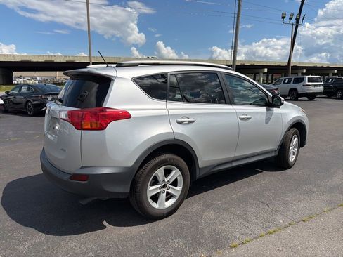 Used 2013 Toyota RAV4 XLE FWD image 5