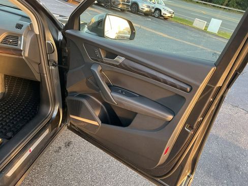 Used 2020 Audi Q5 e Prestige image 35