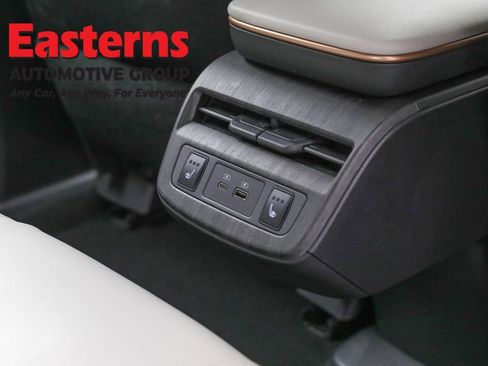 Used 2023 Nissan Ariya FWD image 25