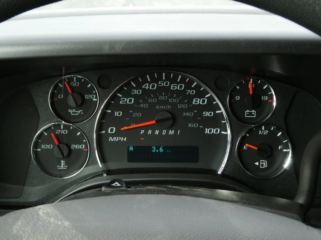 Used 2025 GMC Savana 3500 w/ Power Convenience Package RWD image 5