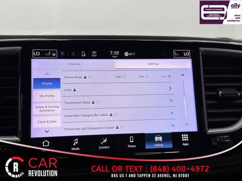 Used 2022 Chrysler Pacifica Touring-L image 37