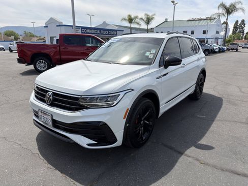 Used 2023 Volkswagen Tiguan SE R-Line image 4
