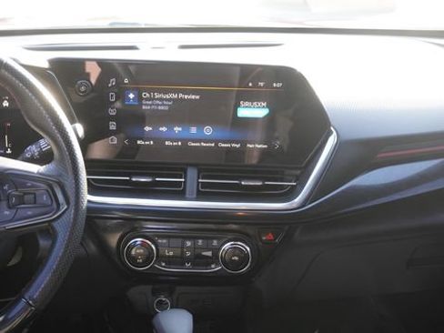 Used 2024 Chevrolet Trax RS w/ Sunroof Package FWD image 15