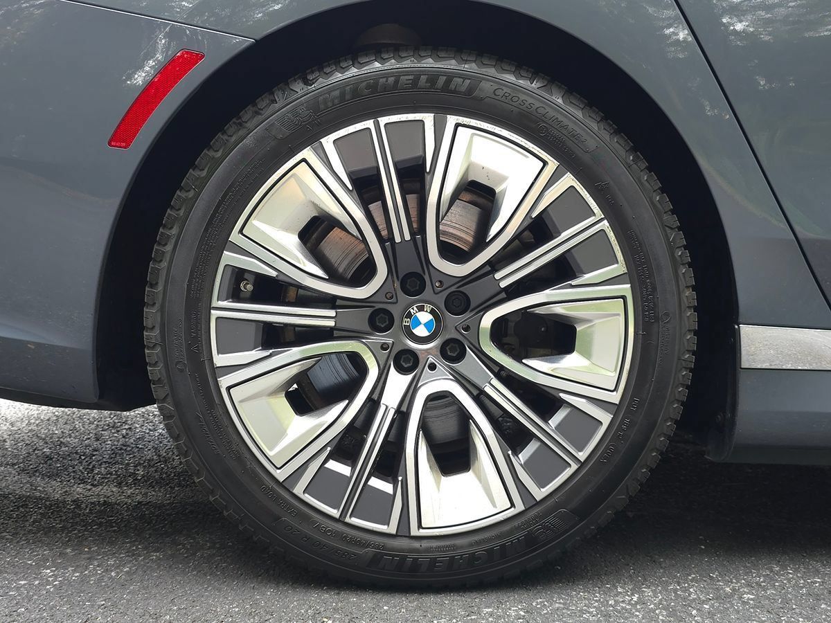 Used 2024 BMW i7 xDrive60 AWD/4WD image 79