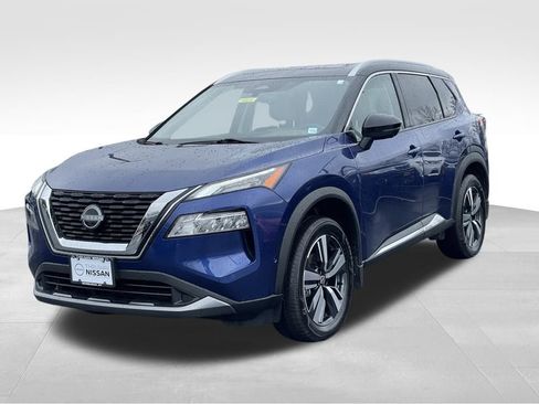 Used 2022 Nissan Rogue SL w/ SL Premium Package image 2