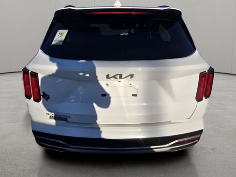 Used 2023 Kia Sorento SX image 4