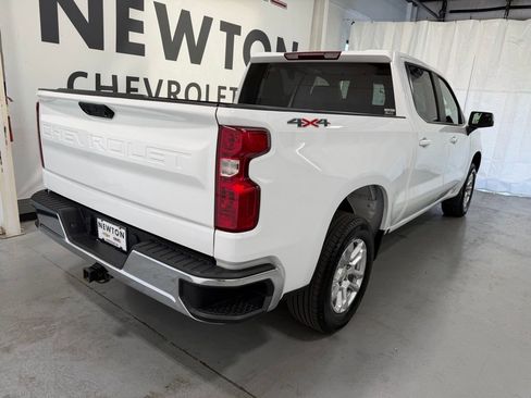 Used 2024 Chevrolet Silverado 1500 LT AWD/4WD image 29