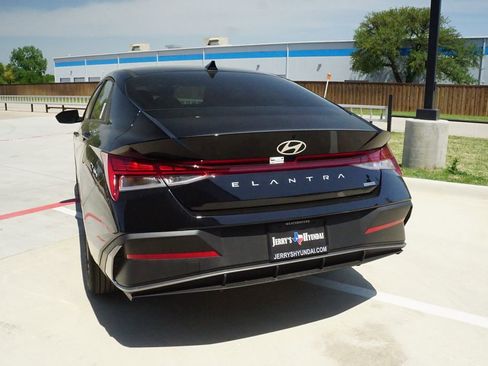 New 2025 Hyundai Elantra Blue image 7